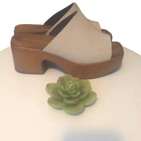 House of Harlow 1960 "Griffin" ivory Leather Slip-on Platform  Sandals 9 - Picture 4 of 10